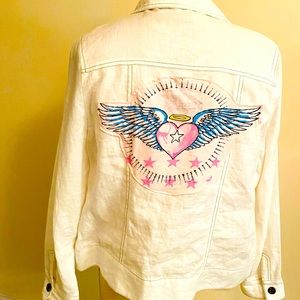 White jacket with wings appliqué